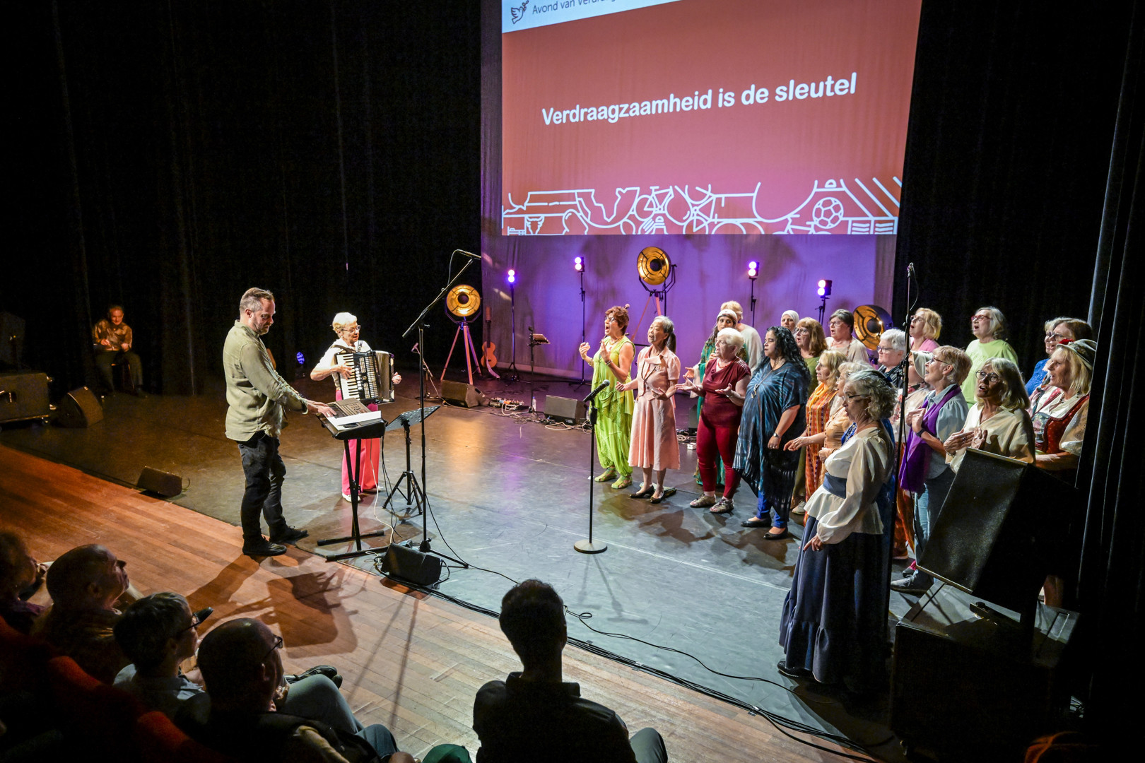 TS240806 Avond Vd Verdraagzaamheid 874