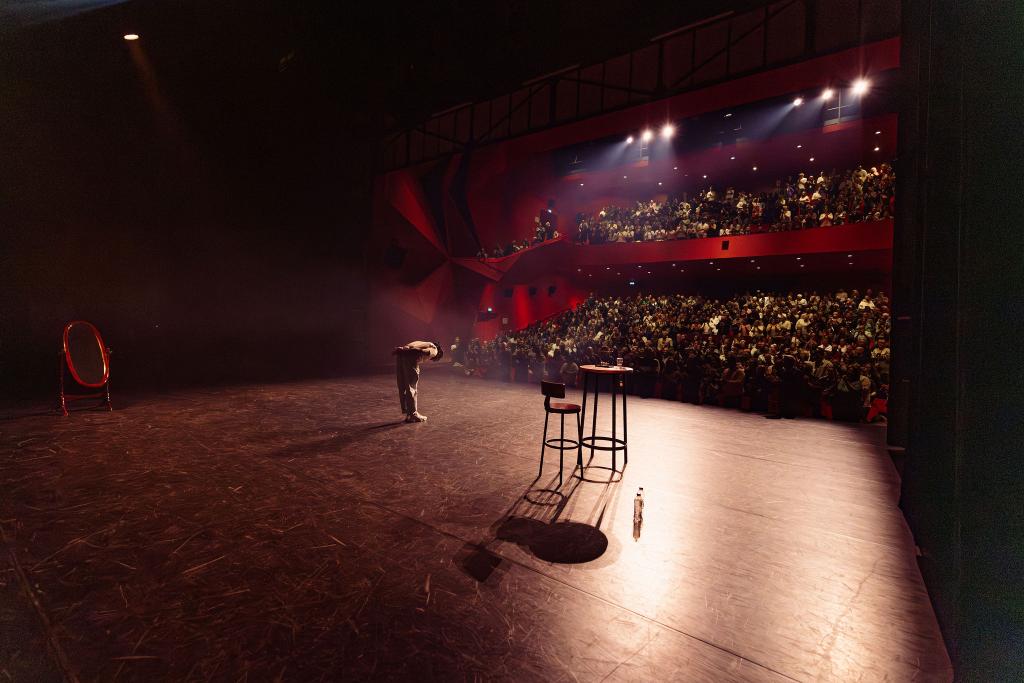 Jay Francis Scènefoto (1)